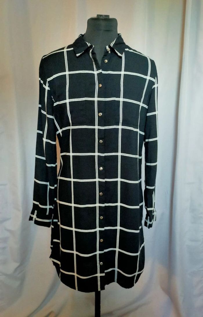 Robe noire à carreaux blancs – Anna Karef (AK)