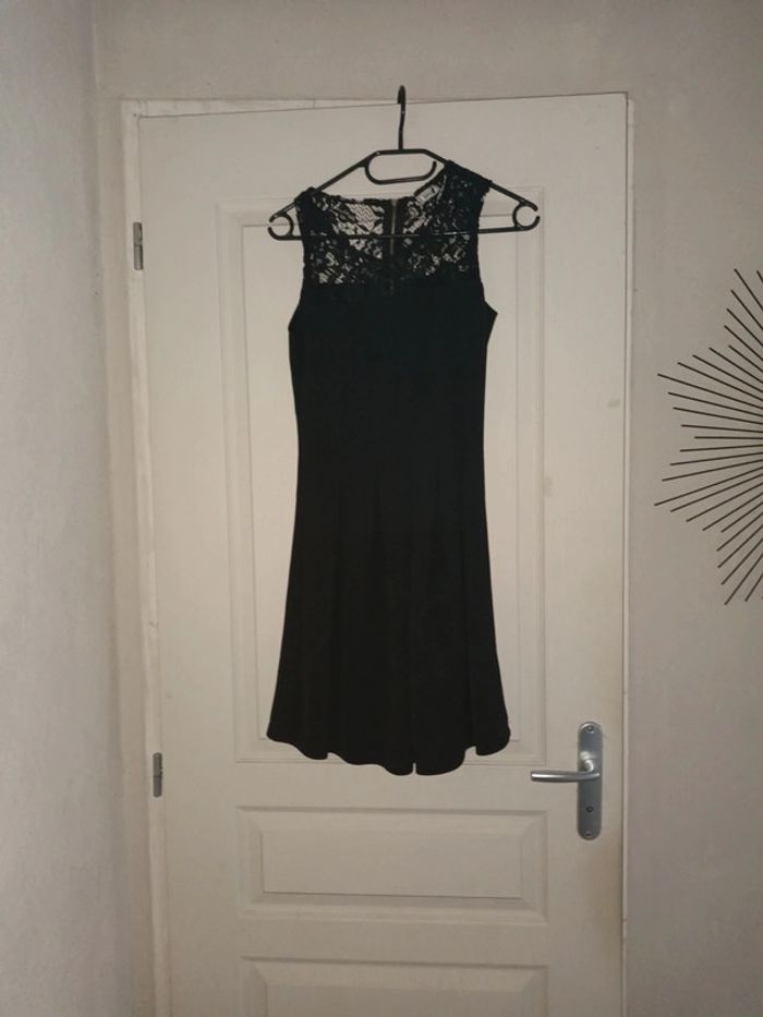 Robe noir légère