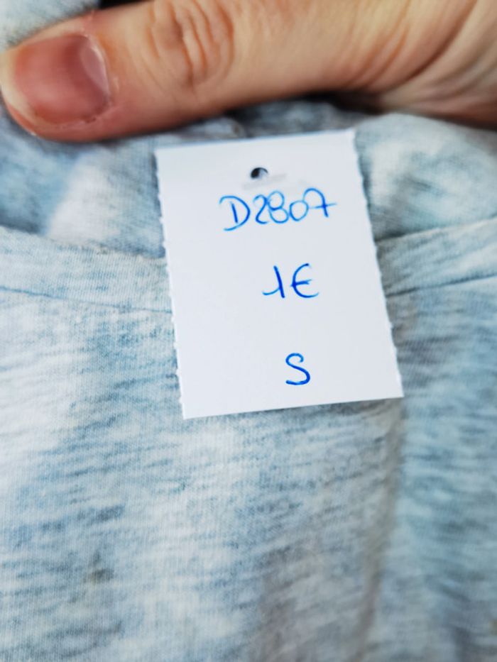 D2807 - tee-shirt femme taille S - photo numéro 3