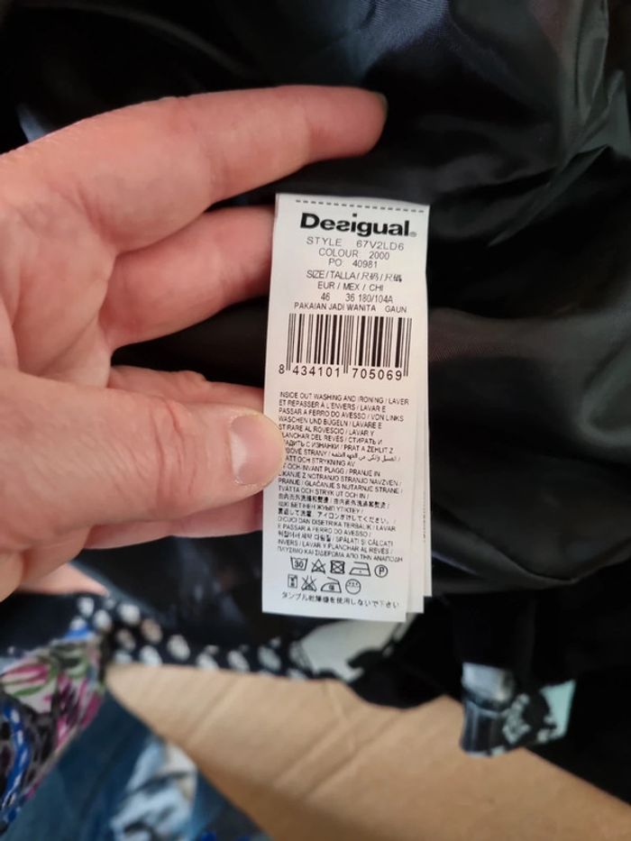 Très  belle robe chic Desigual taille 46 - photo numéro 9
