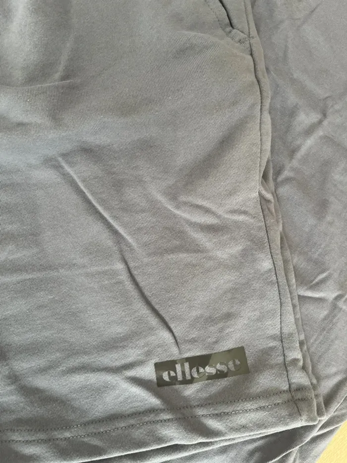 Ensemble t-shirt + short - photo numéro 3