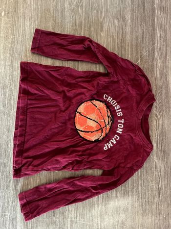 T shirt foot basket