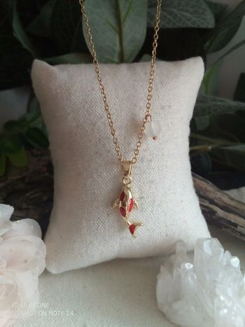 Collier poisson acier doré et perle d'opaline