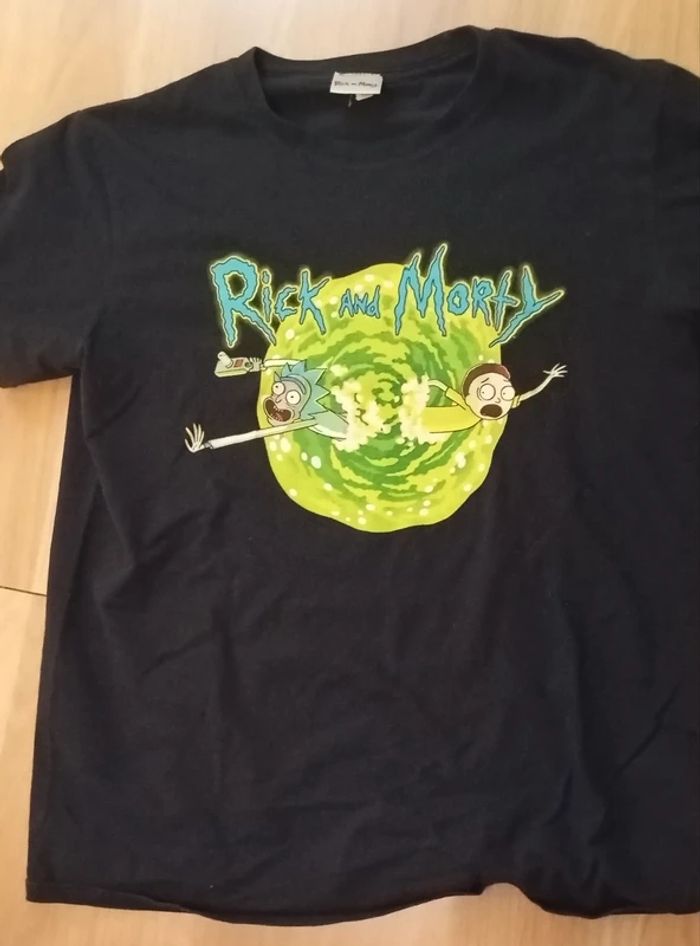 Tee shirt rick and morty