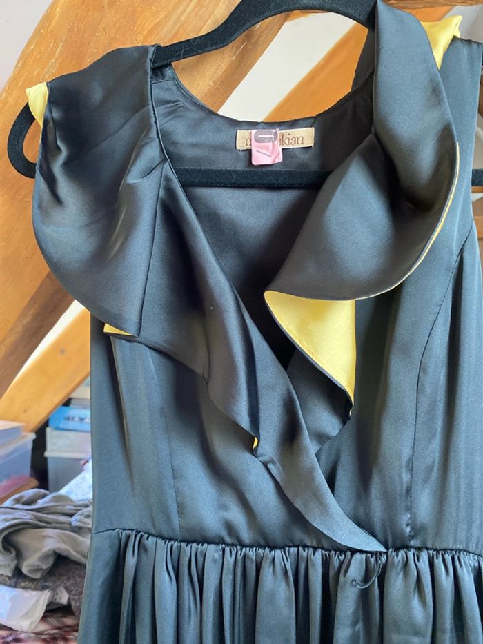 Robe cérémonie satinée noir et dorée XS - photo numéro 2