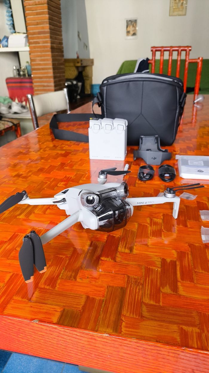 Drone-DJI MINI-4-PRO-FLY-MORE-COMBO - photo numéro 8