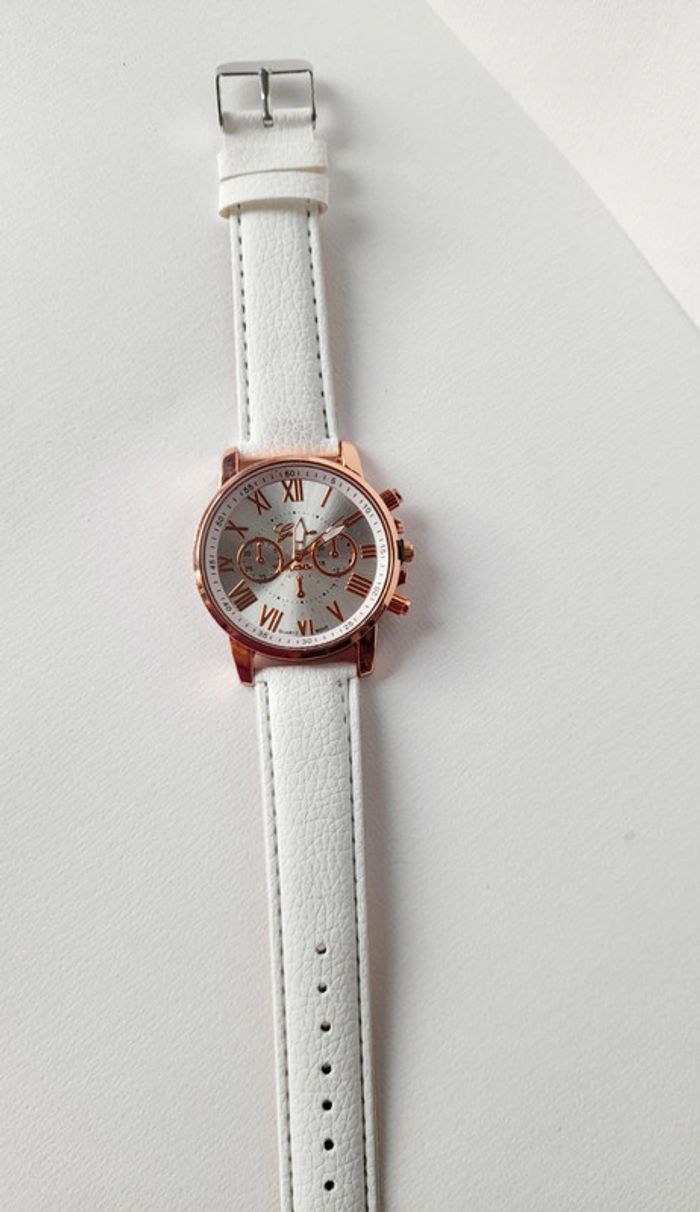 Montre à quartz - photo numéro 3