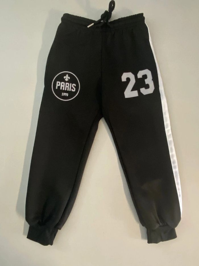 Survêtement jogging de sport pour enfant . 4 ans - photo numéro 3