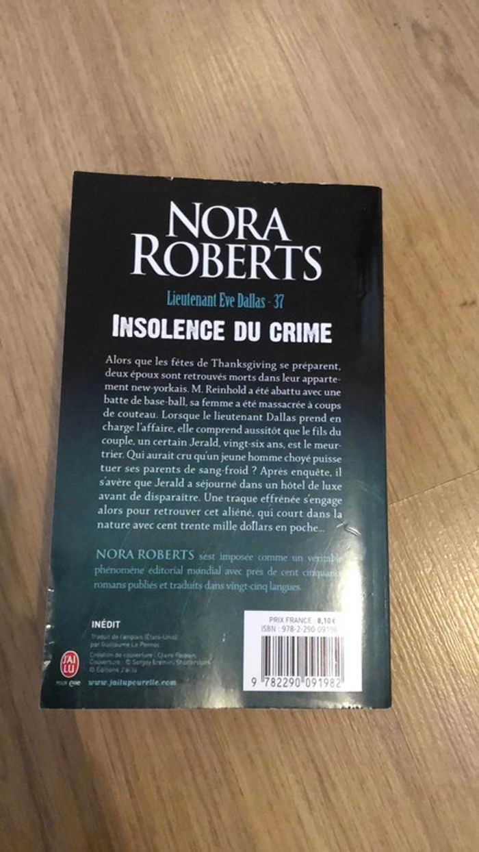 Livre Nora Roberts insolence du crime - photo numéro 2