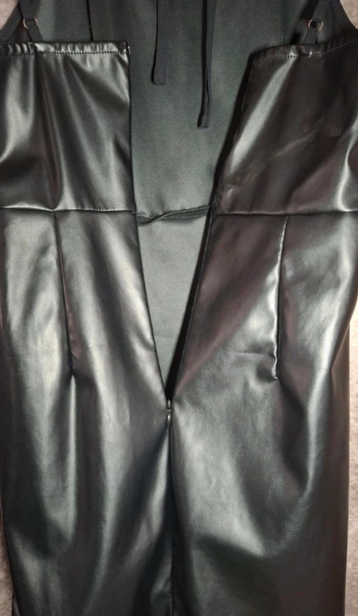 Robe noire séduisante - photo numéro 18