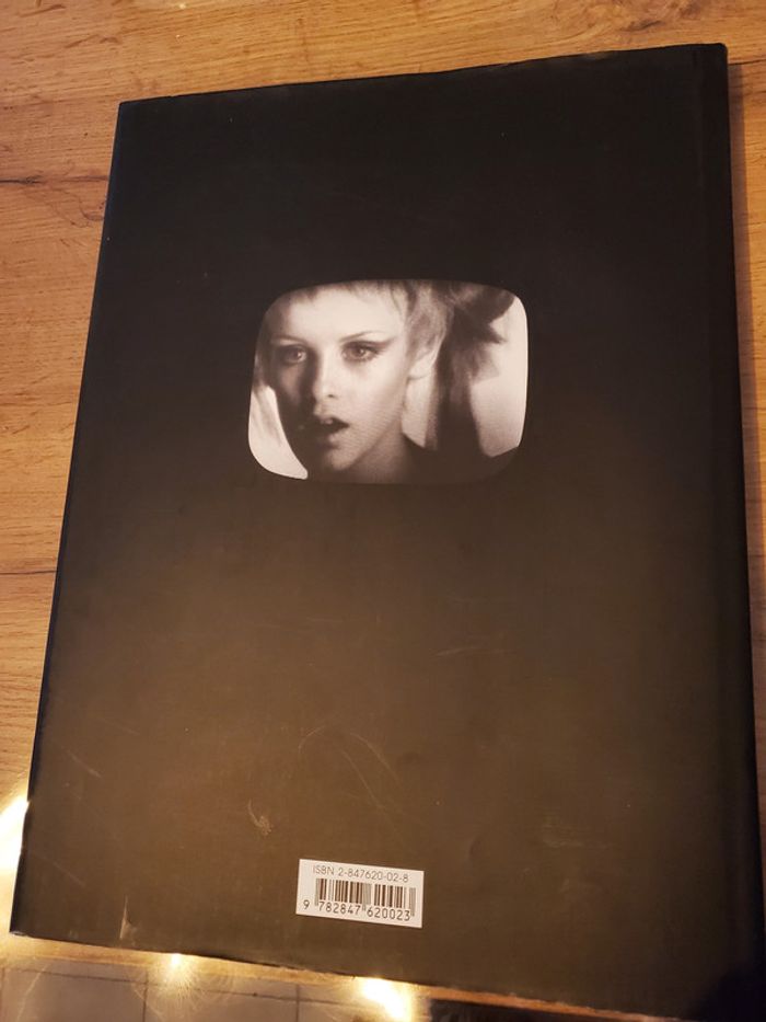 Livre Belles en vogue en très bon état - photo numéro 2
