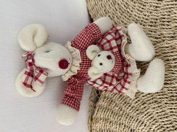 Peluche doudou souris + petit LA GALLERIA robe carreaux poche nœud