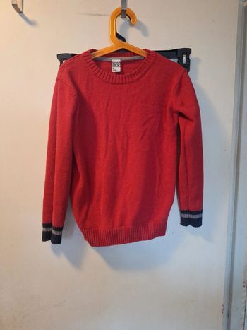 Pull 8 ans tape à l'œil