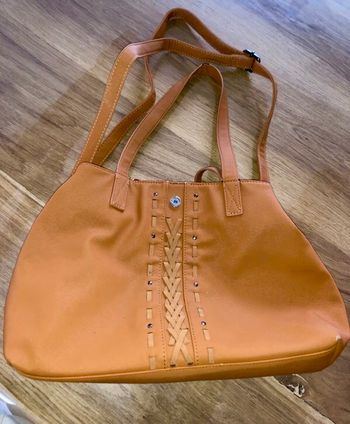 Sac Les Tropeziennes avec bandoulière et double compartiments à l intérieur et 3 petites poches à tbe à 35 euros