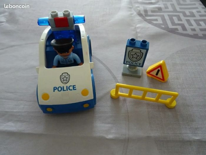 Lego Duplo
 Voiture de Police - photo numéro 2