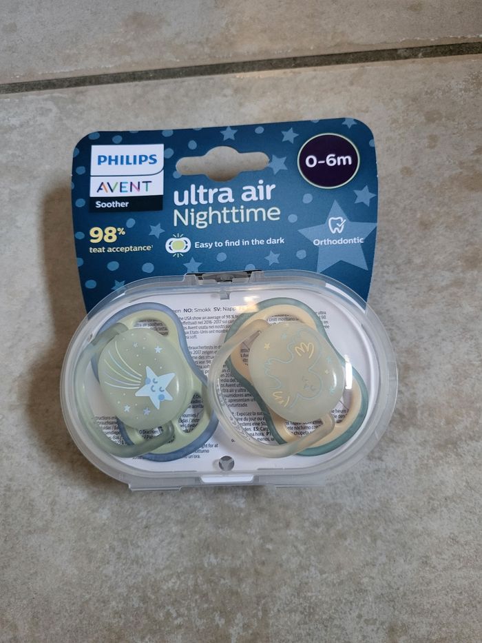 Tétines/ sucettes Philips 0-6 mois neuves