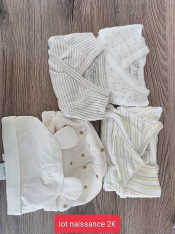3 body et 2 bonnets naissance