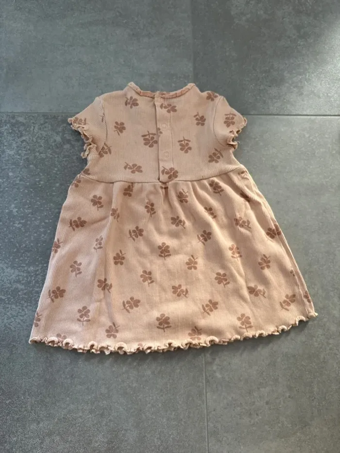 Robe manche courte rose 12 mois avec fleurs - photo numéro 2