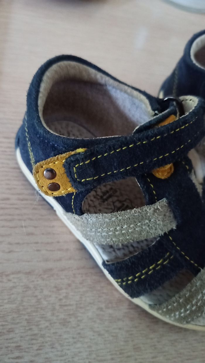 Sandales Gémo bleu et grise à scratch taille 23/24 - photo numéro 7