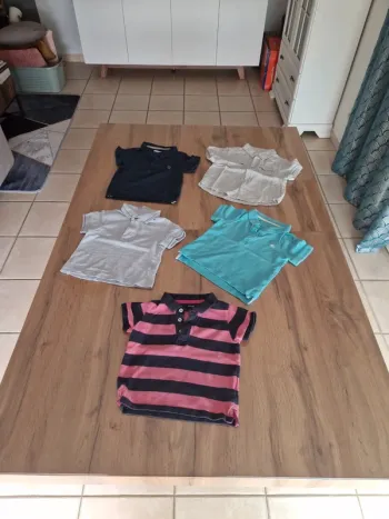 Lot - 5 polos - 18 mois