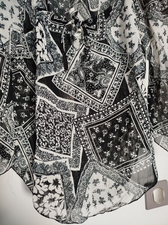 Superbe haut ou chemisier de boutique. Taille 2 - photo numéro 5