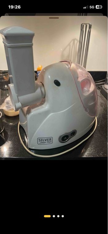 Appareil râper les légumes et viandes