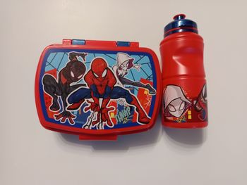 boite à gouter et gourde spiderman