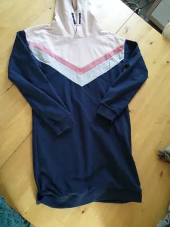 Robe pull à capuche