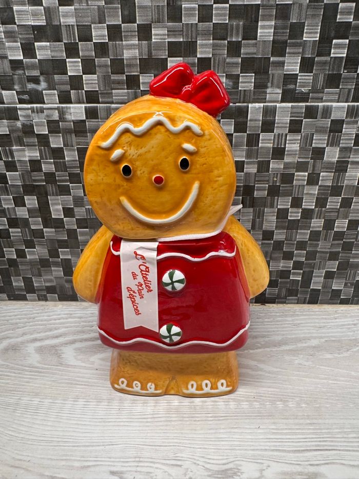 Pot biscuits  pain d épice neuf