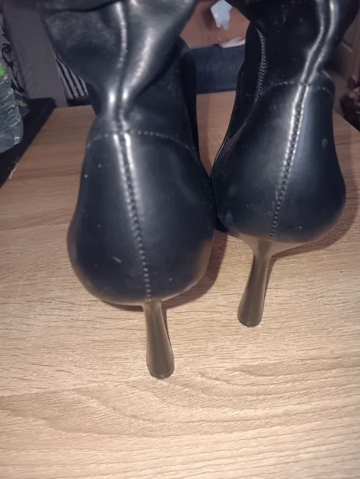 Bottes hautes noires taille 39 à talons aiguilles élégantes - photo numéro 7
