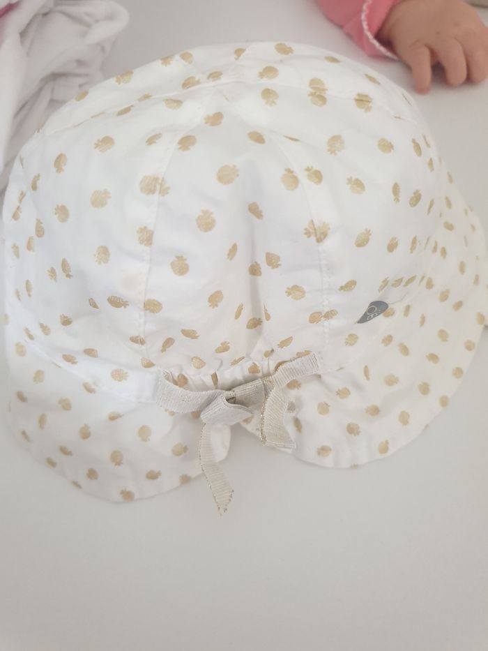 Chapeau 44 cm 6 mois