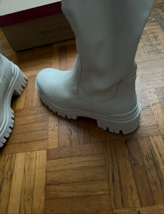 Bottes cuissardes longues beige ultra tendance moutmout à l'intérieur, neuf, T. 38 - photo numéro 5