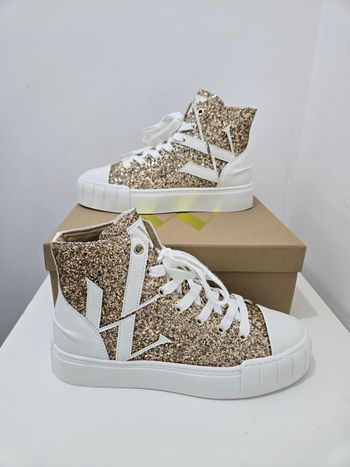 Basket Vanessa Wu taille 37 neuves authentiques blanc doré Alix