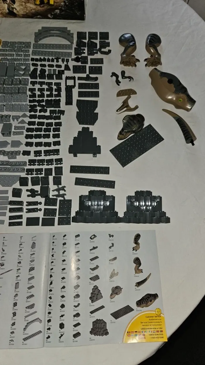 LEGO Jurassic World 75938- Bataille du  T-Rex vs Dino Mech - photo numéro 9