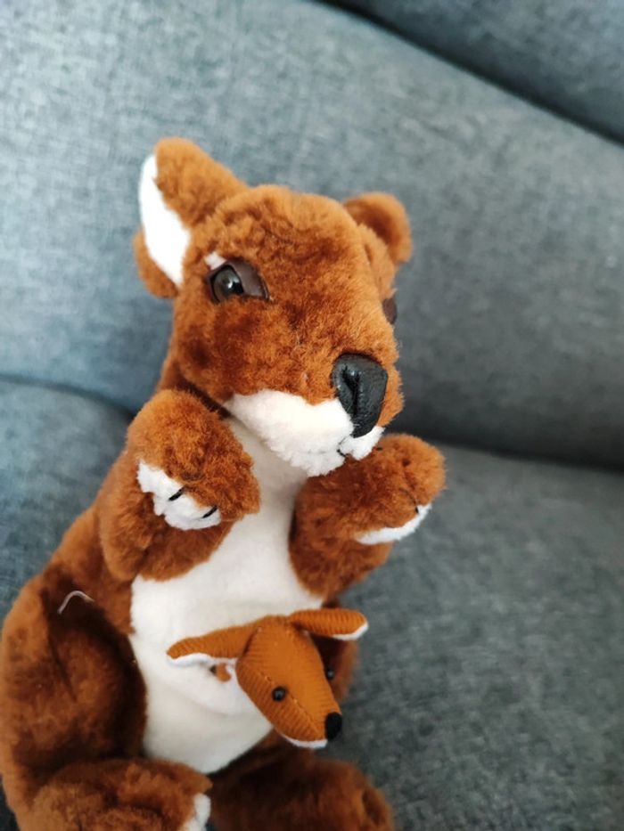 Peluche kangourou avec bébé dans le ventre - photo numéro 2