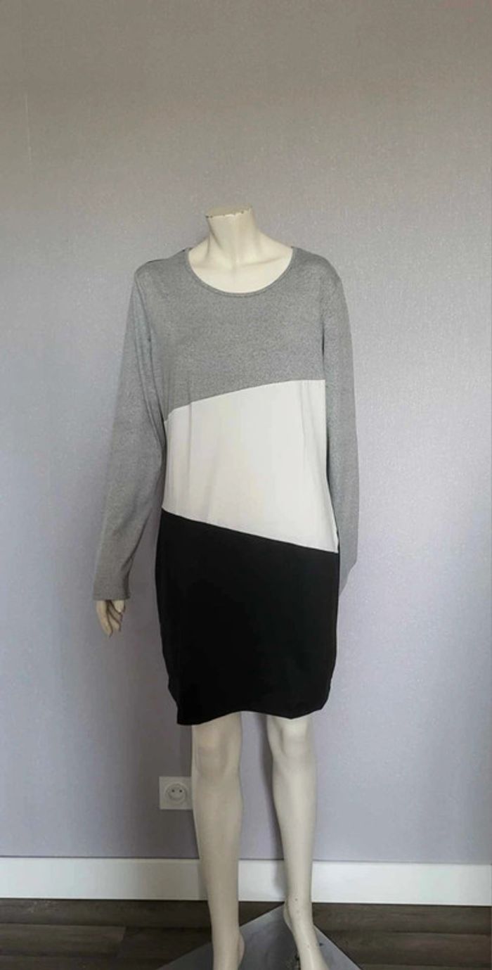 Robe demi saison neuve XXL. - photo numéro 2