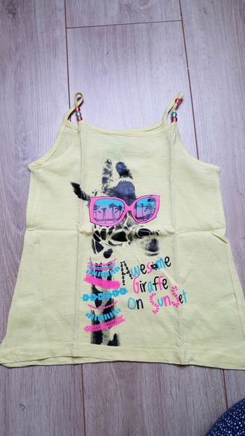 2 tee shirts in extenso 8 ans à bretelles et perles