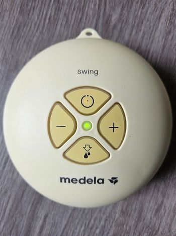 Tire-lait Swing flex, biberons et tétine Calma medela