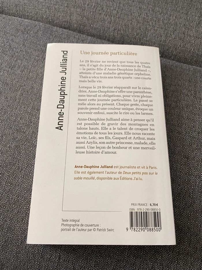 Livre une journée particulière - photo numéro 2