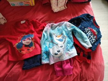 Lot de 4 ans (34 pieces)