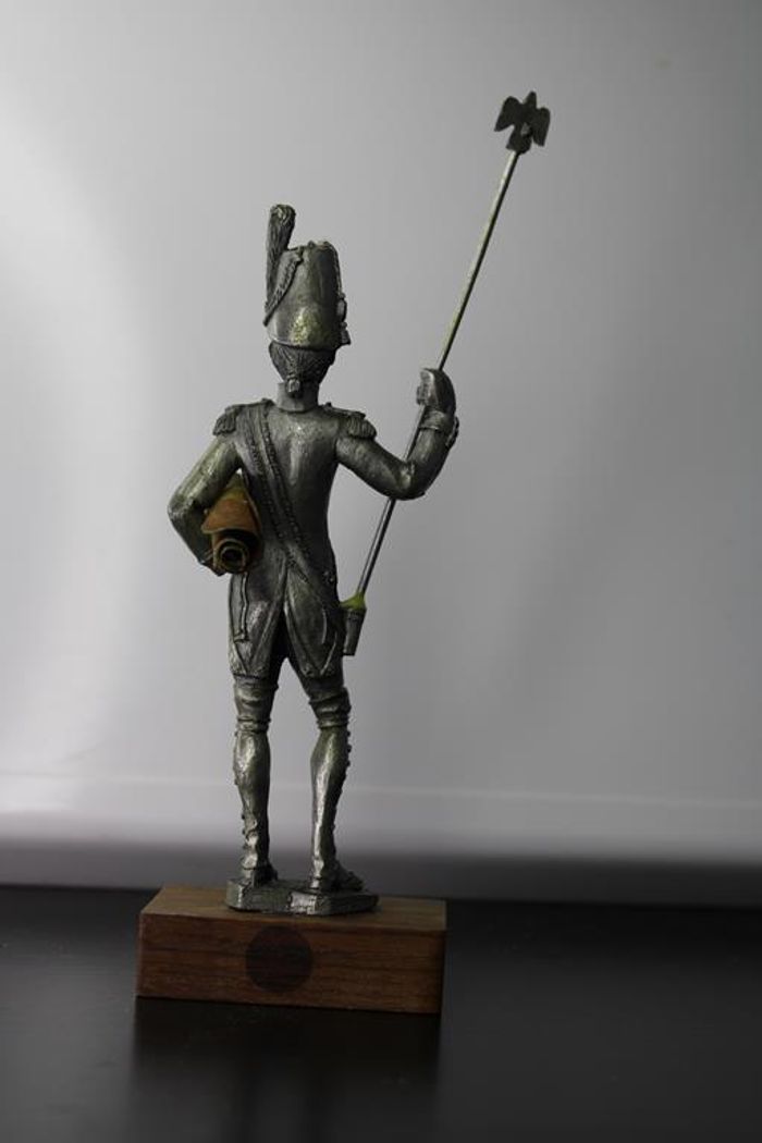 Figurine lieutenant porte drapeau - photo numéro 2