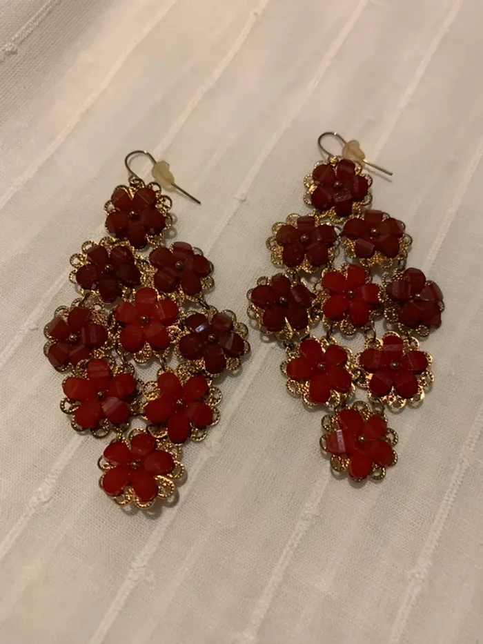 Boucles d’oreilles bordeaux et dorées