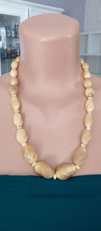 Collier en corne de bovin vintage