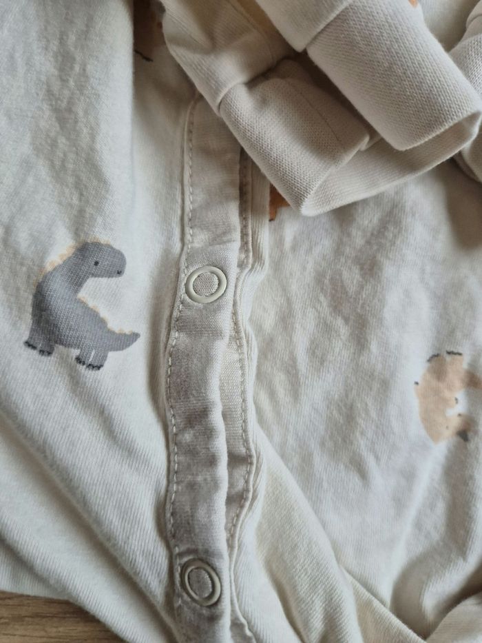 Pyjama dinosaure - photo numéro 4