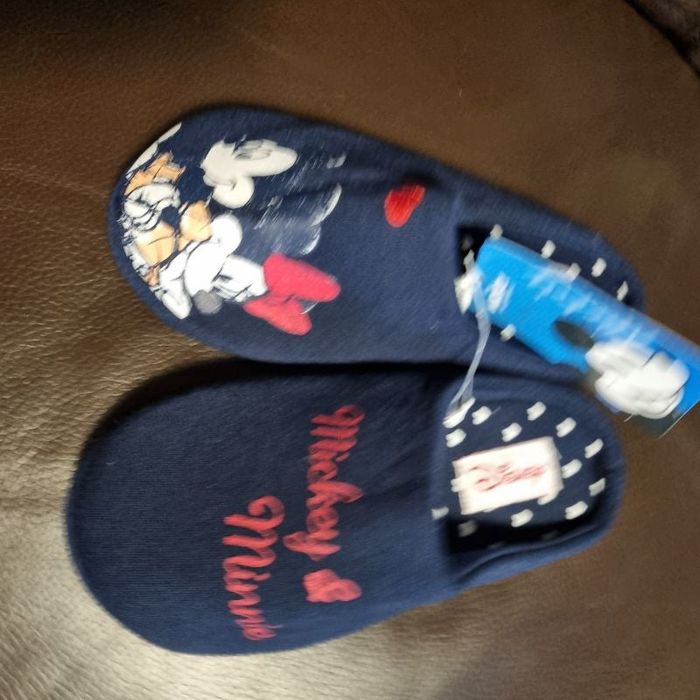 chaussons Disney Minnie et Mickey taille 32- NEUF