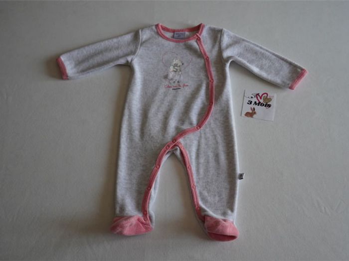 Pyjama velours gris chiné très clair/rose fantaisie brodé Absorba Taille : 3 mois