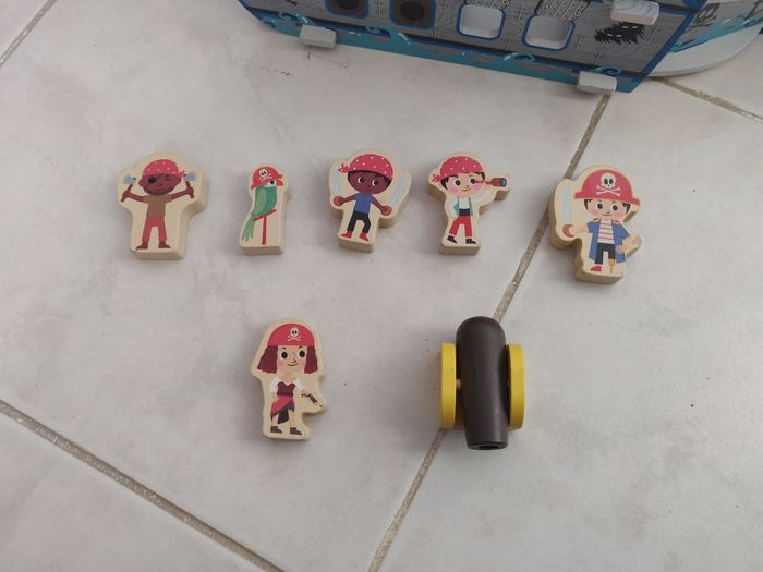 Bateau en bois très bon état - photo numéro 5