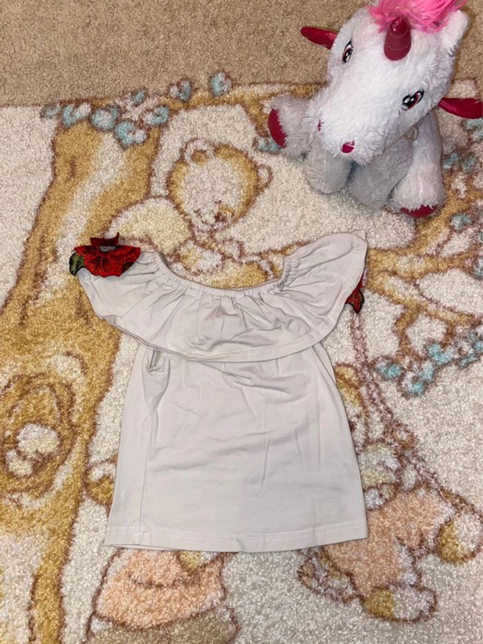 T-shirt à broderies roses, taille 12 mois. - photo numéro 6