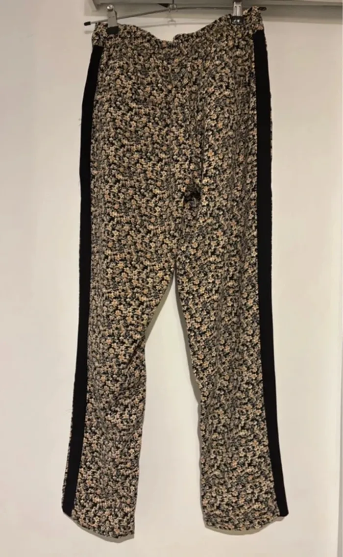 🩷 Pantalon fleuri Kaporal T.S neuf - photo numéro 5
