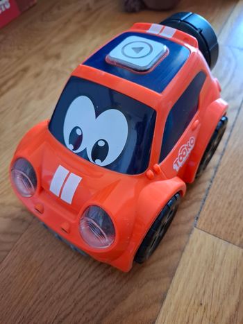 Ma première voiture télécommandée  Tooko